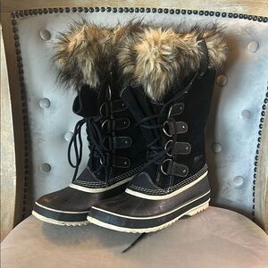 Sorel Joan of Arctic winter boot. Size 10. Faux fur, waterproof, black and tan.